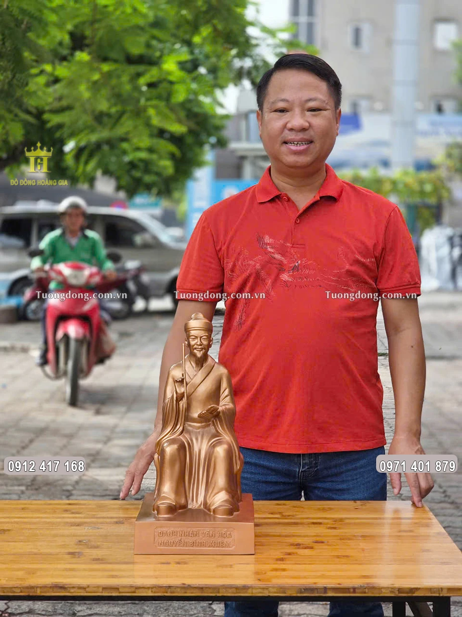 Gia chủ nên đặt vật phẩm lên cao, tại nơi sạch sẽ